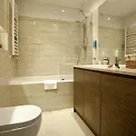 Platinum Apartment *