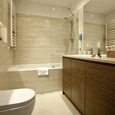 Platinum Apartment *